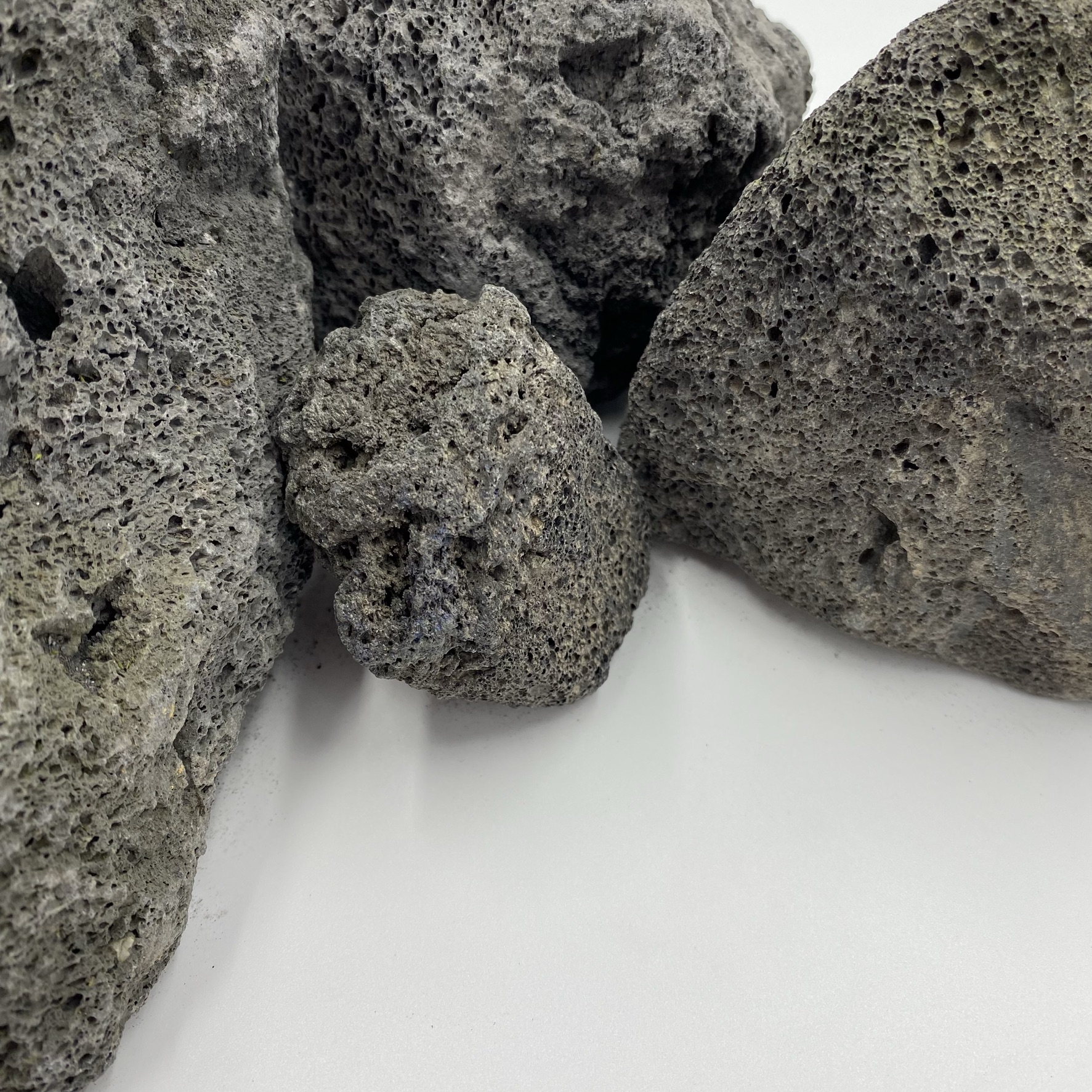 Premium Lavastein schwarz 9-14cm Stückpreis