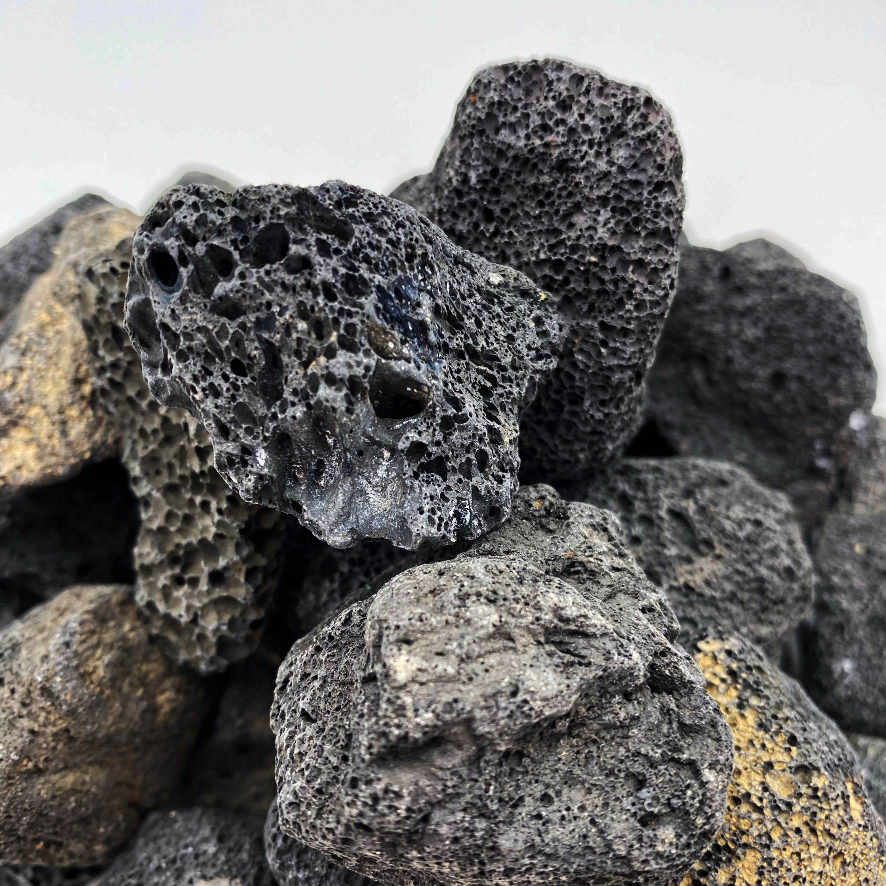 Lavastein schwarz Mini 16-32mm - Kiloware