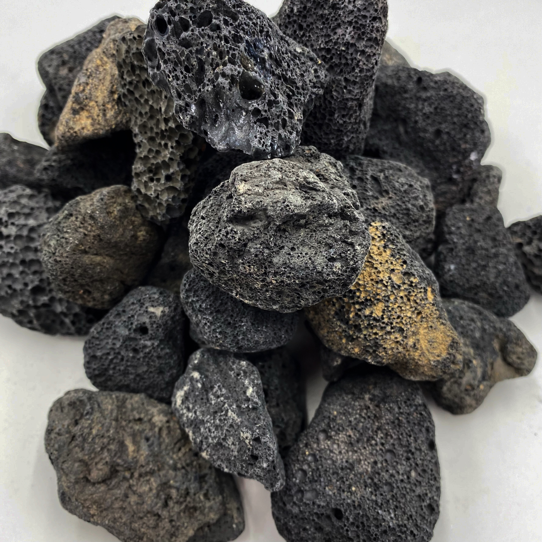 Lavastein schwarz Mini 16-32mm - Kiloware